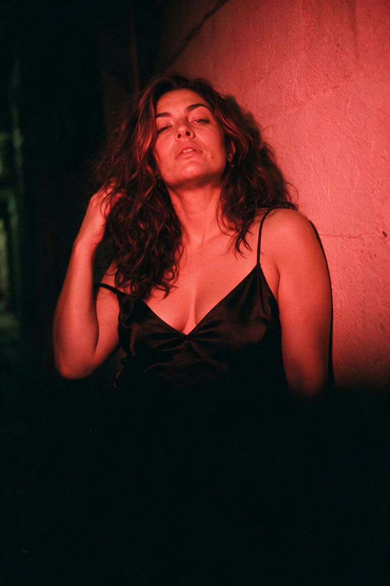 Matilde in red neon light